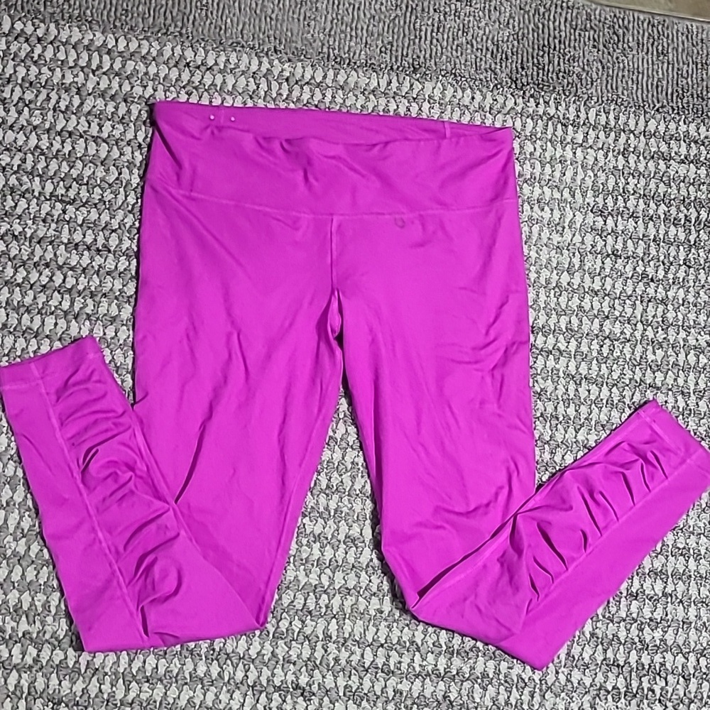 UA Pink Leggings. Workout Size Large.‎ Stain